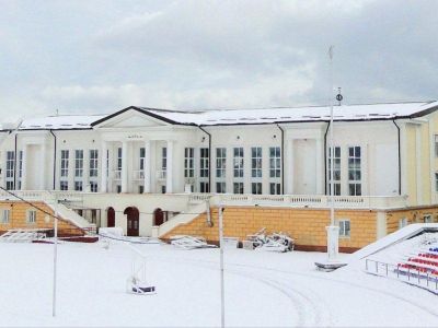 Здание Магаданского дворца спорта