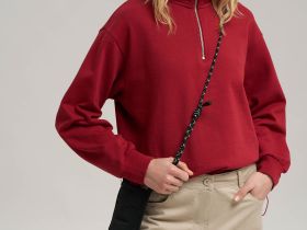 Толстовка свободного кроя из футера