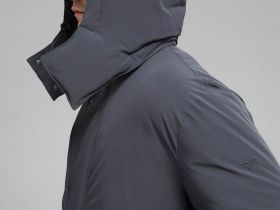 Утепленная куртка с капюшоном