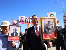 Фото. В Якутске акция «Бессмертный полк» собрала более 50 тысяч человек