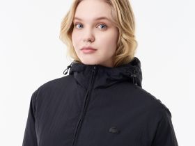Женская длинная парка Lacoste с капюшоном и боковым клапаном на пуговицах