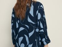 Блузка свободного силуэта с принтом
