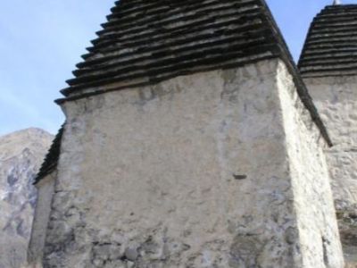 Склеп наземный башенный с пирамидальной ступенчатой кровлей 10