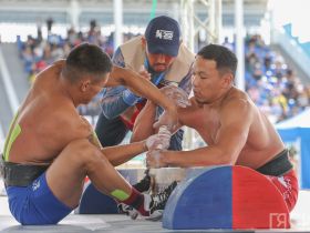 Завершились соревнования по мас-рестлингу и якутской вертушке на Играх Манчаары