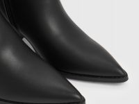 Казаки из натуральной кожи, Черный