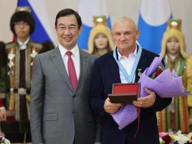Глава Якутии вручил государственные награды
