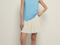 Поло без рукавов приталенного силуэта