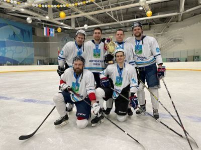 Мирнинская хоккейная команда завоевала второе место