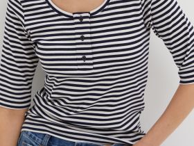 Блузка с округлым вырезом в полоску