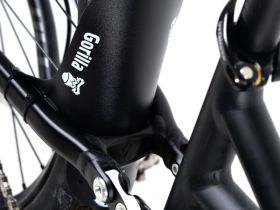 Мини-крыло Gorilla короткое (черный / зеленый)