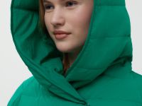 Утепленное полупальто с капюшоном