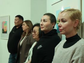 «Вместе победим!»: в Якутии открыли выставку работ онкопациентов и врачей