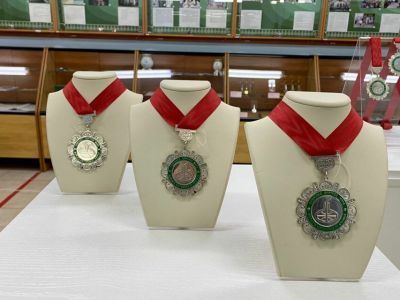 АЭБ выступил спонсором нагрудного знака «Хомусист — виртуоз мира»