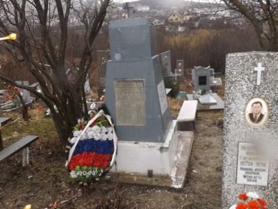 Братская могила советских воинов и мирных жителей, погибших в боях и казненных фашистскими захватчиками