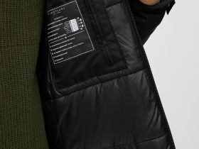 Куртка утепленная с капюшоном