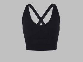 Спортивный топ из трикотажа с антибактериальной пропиткой