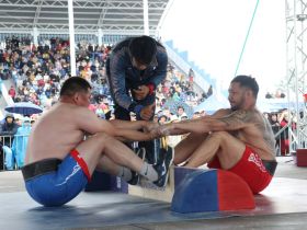 Сенсационные схватки по мас-рестлингу прошли на Играх Манчаары