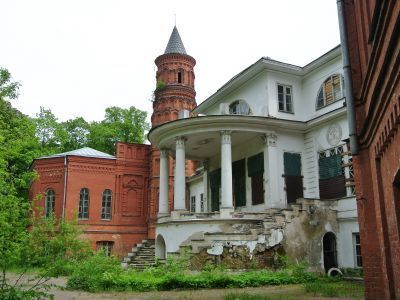 Главный дом (деревянный) с каменными пристройками