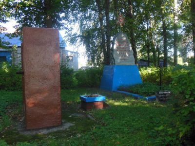 Братская могила воинов Советской Армии, погибших в 1944 г.