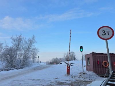 В Якутии открыли первую ледовую переправу через реку Лену