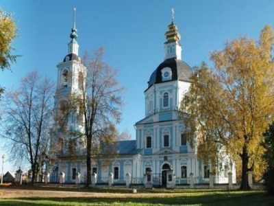 Введенская церковь с иконостасом