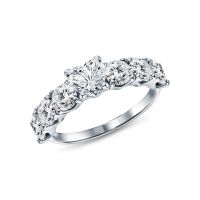 Серебряное кольцо с фианитами