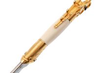 Подарочный нож Олень. Коллекция «Скифы», дамасская сталь с никелем, рукоять моржовый клык, гранат