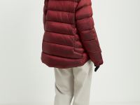 Удлиненный пуховик полуприлегающего силуэта