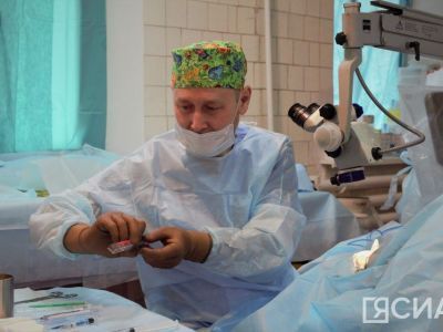 Якутские офтальмологи провели в ДНР более 200 операций по удалению катаракты