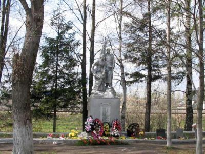 Братская могила советских партизан