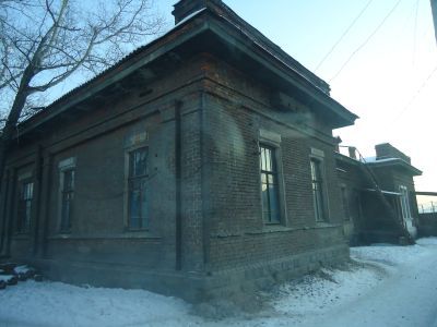 "Здание ж/д служб"