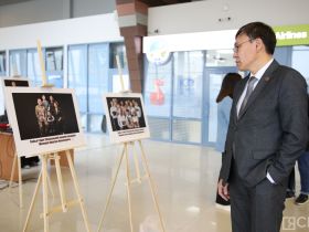 Фотовыставку «Семья героя» открыли в аэропорту Якутска