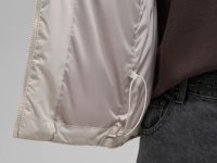 Утепленный жилет с искусственным наполнителем