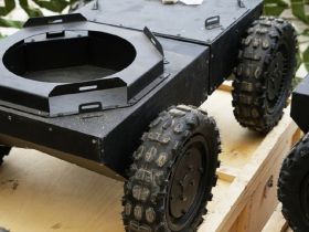 Юрий Трутнев передал на передовую СВО новое вооружение