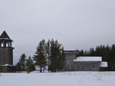 Никольская церковь (деревянная) и колокольня