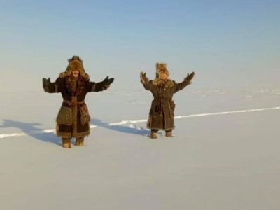 Жители Мегино-Кангаласского района вышли на прогулку в национальной одежде