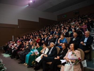 Построенный на средства АЛРОСА культурный центр в селе Майя собирает полный аншлаг