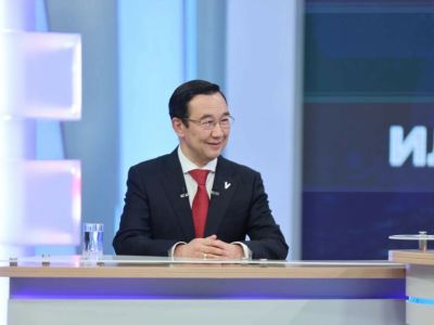 Началась «Прямая линия» главы Якутии Айсена Николаева