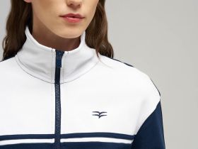 Толстовка свободного кроя из футера