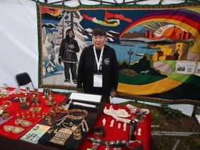 Изделия ручной работы представили мастера на Ысыахе Олонхо