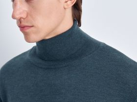 Водолазка прямого силуэта