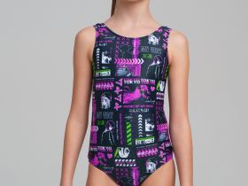 Комплект для девочек: купальник трикотажный, шорты купальные текстильные