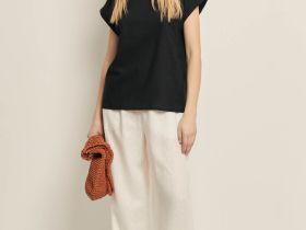 Блузка с коротким рукавом и добавлением льна