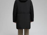 Утепленное пальто с утяжниками на талии