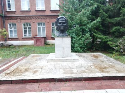 Памятник Х.Давлетшиной