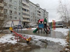 Городские службы Якутска сосредоточены на откачке талых вод из-под аварийных домов