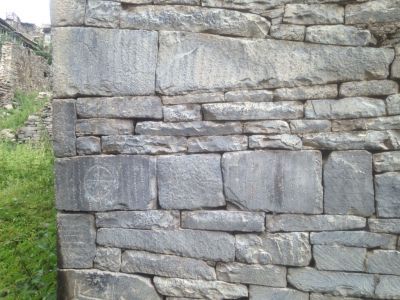 Резные камни с изображениями животных (5 единиц)