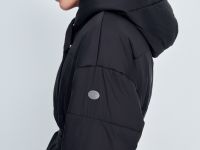 Стеганое утепленное пальто с поясом