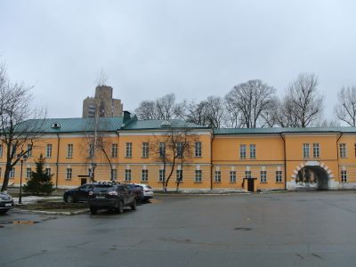 Два боковых флигеля, 1842 год, архитектор А.Г.Григорьев