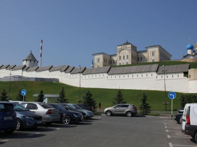 Прясло стены между Северо-восточной башней и Дмитровской башней